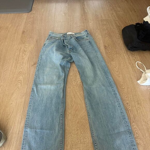 Aritzia Women's Blue Jeans - Picture 1 of 3